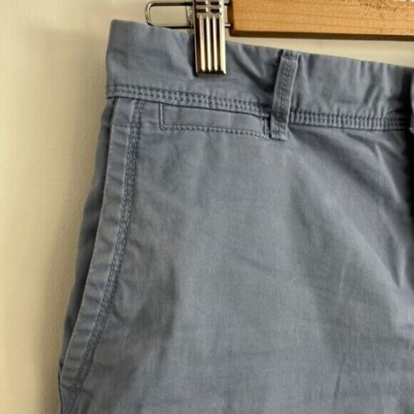 Banana Republic Women's Size 2 Country Blue 5 Inch Inseam Cuffed Hem Shorts Mom - Picture 2 of 11